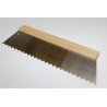 Spatule en acier bleui crantée