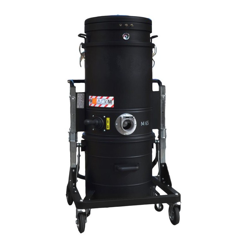 Aspirateur M 65 avecc les accessoires.